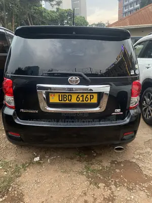 Toyota Corolla Rumion Hatchback 1.5 FWD 2012 White