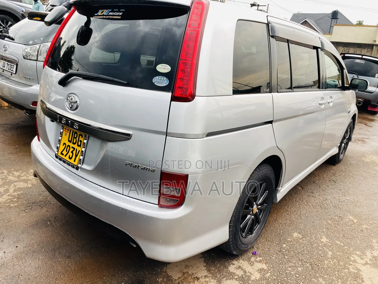 Toyota ISIS 1.8 Platana 2WD 2010 Silver