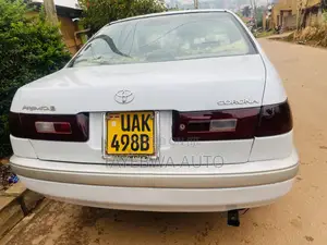 Toyota Corona Premio 1997 White