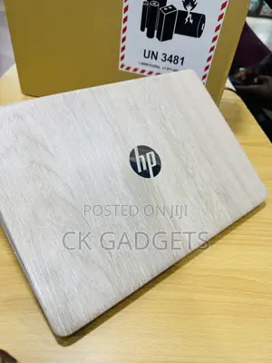 Laptop HP 14-dq1088wm 8GB Intel Core i5 SSD 256GB