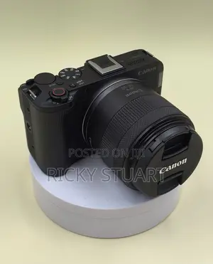 Canon EOS R50 v Mirrorless Camera With RF-S14-30mm F4-6.3 STM Lens