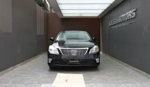 Toyota Crown 2012 Black