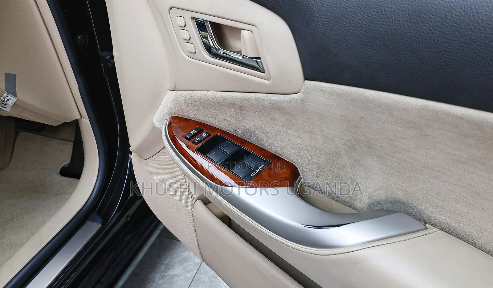 Toyota Crown 2012 Black