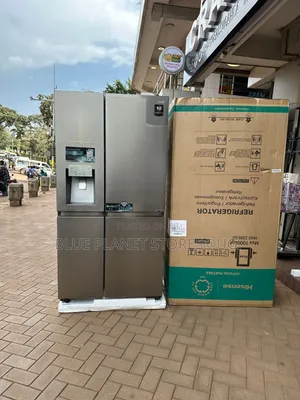 HISENSE 720L Side by Side Door Fridge With Ice Maker/Water Dispenser