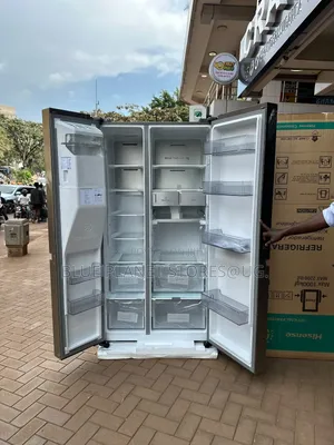 HISENSE 720L Side by Side Door Fridge With Ice Maker/Water Dispenser