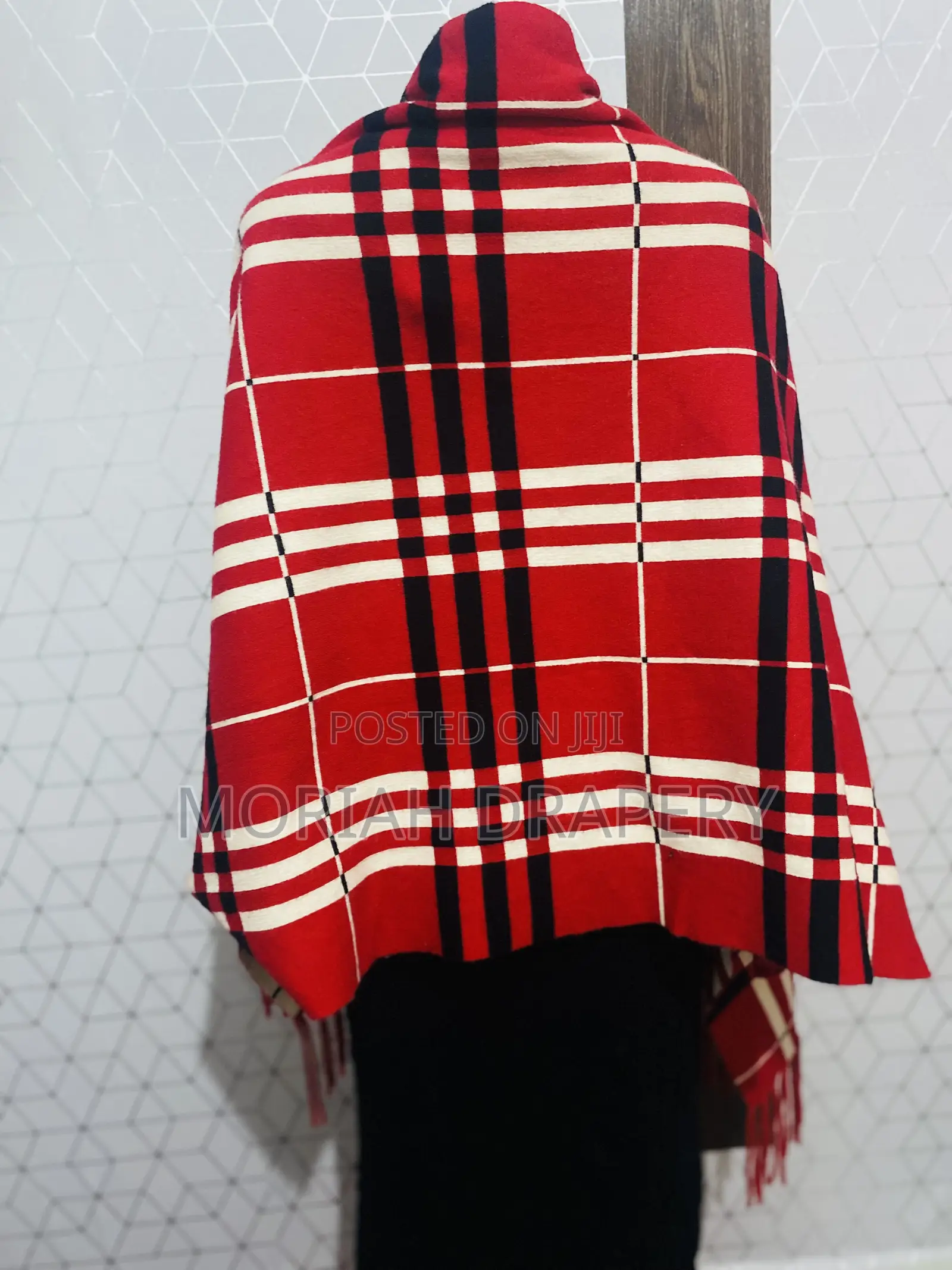 Stylish Women's Knitted Ponchos / Capes - Warm and Elegant - Free Size
