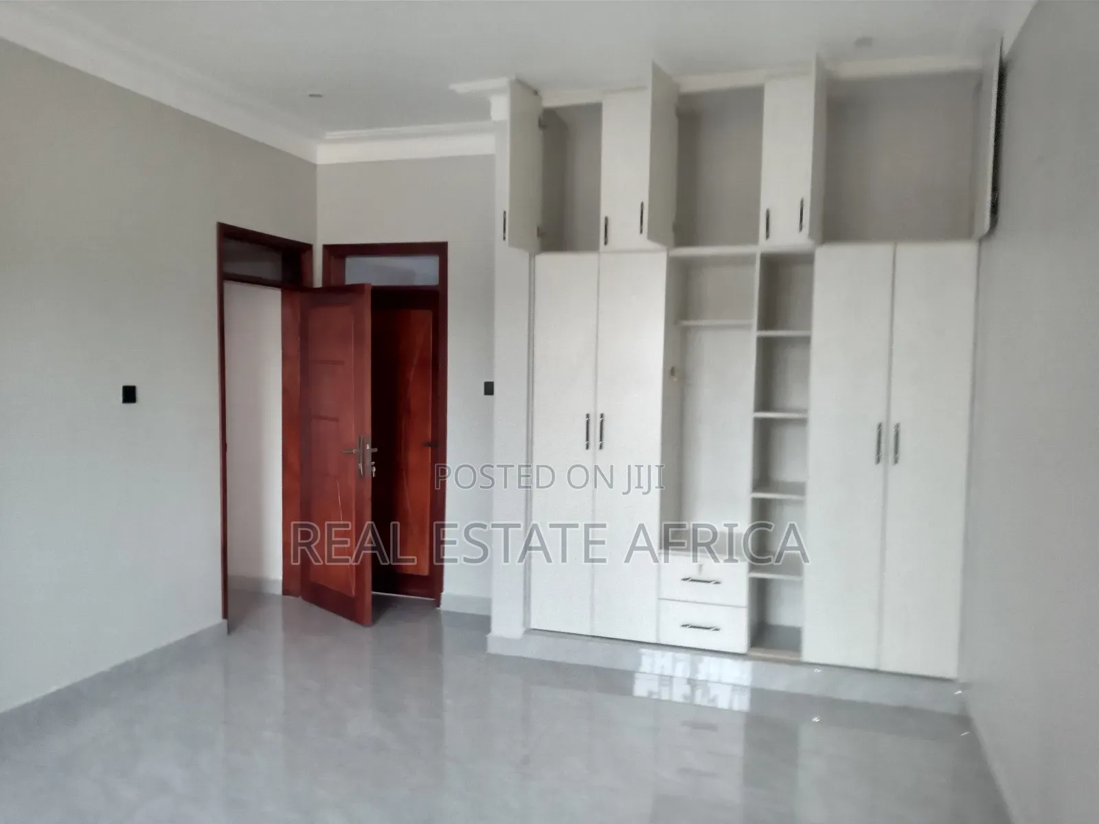 3bdrm Block of Flats in Drupo Estate, Nakawa for rent