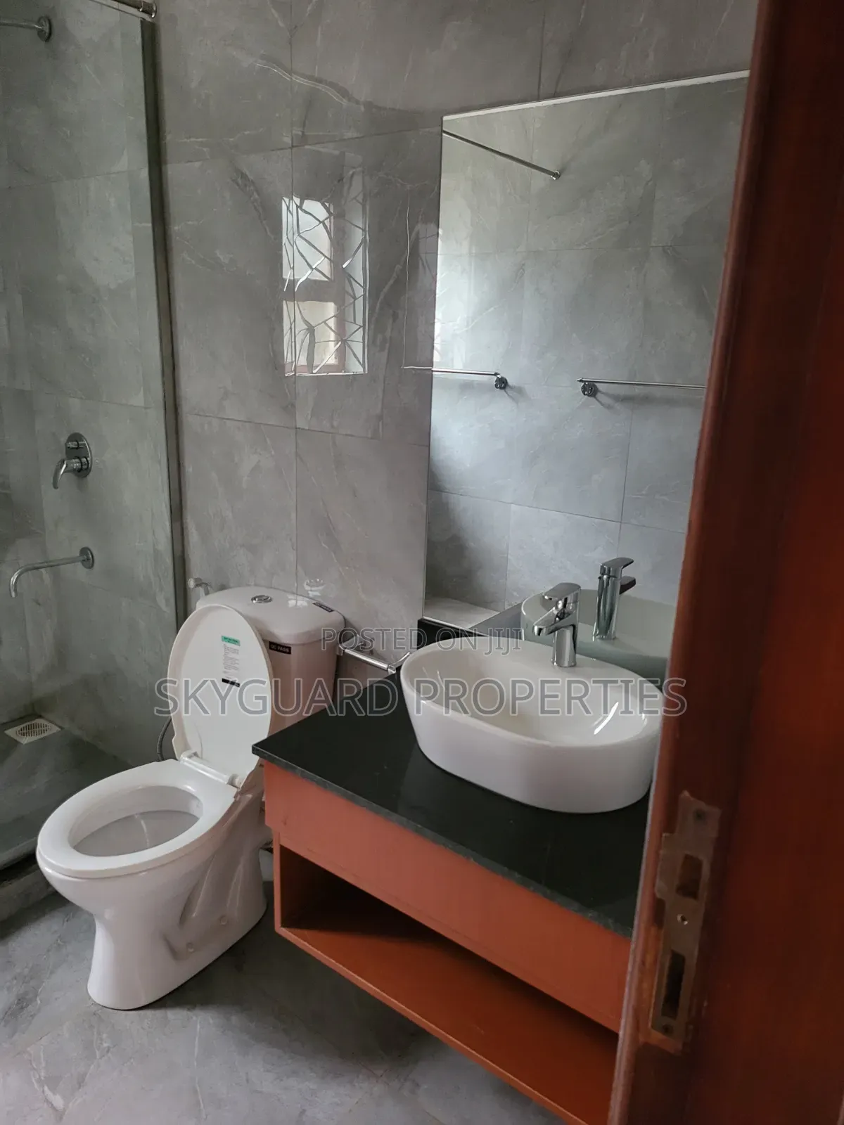 5bdrm Villa in Bugolobi, Central Division for rent