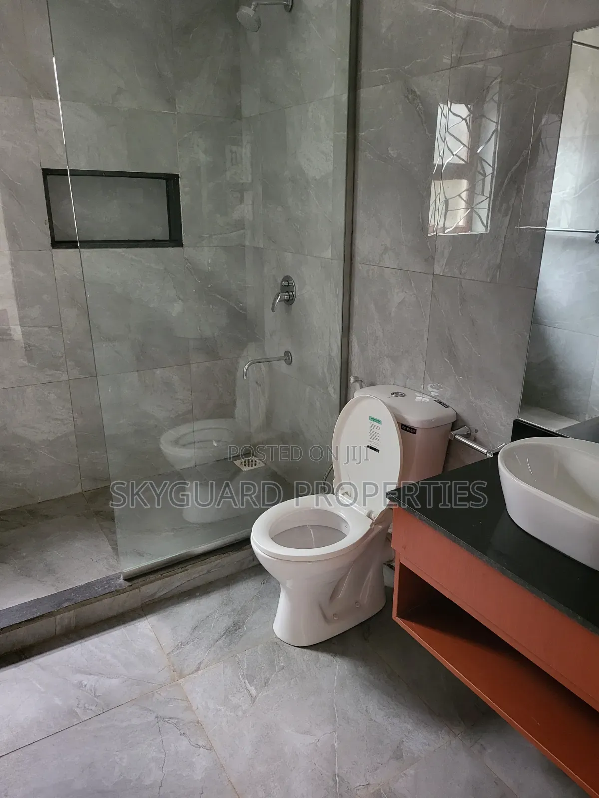 5bdrm Villa in Bugolobi, Central Division for rent