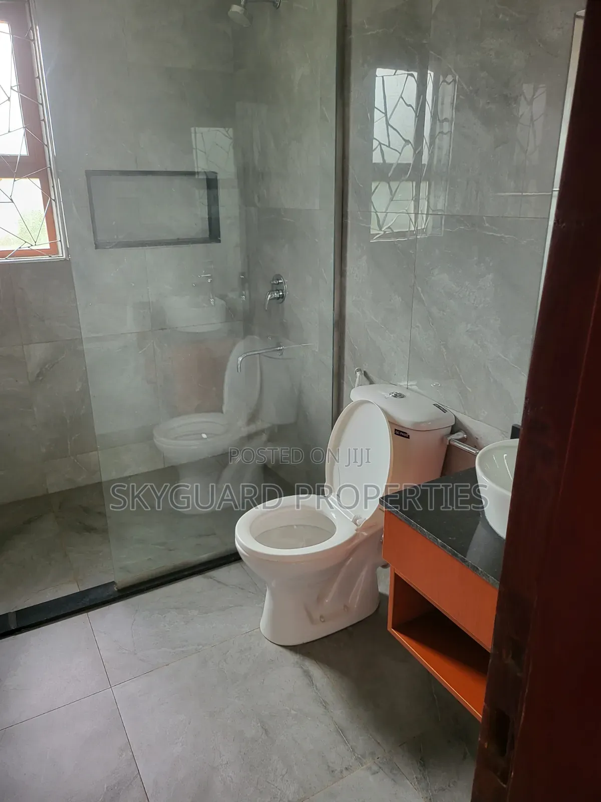 5bdrm Villa in Bugolobi, Central Division for rent
