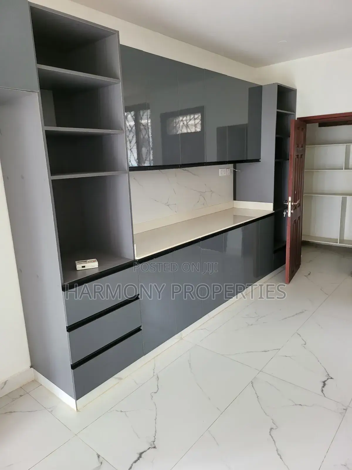5bdrm Villa in Bugolobi, Central Division for rent