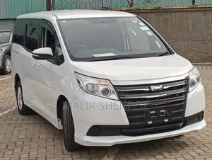 Toyota Noah 2.0 AWD (8 Seater) 2014 White