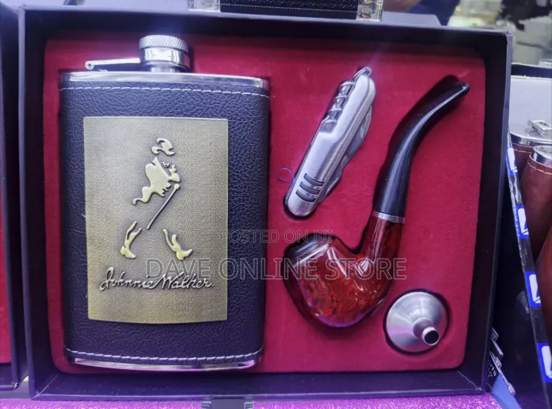 Johnnie Walker Premium Hip Flask Gift Set