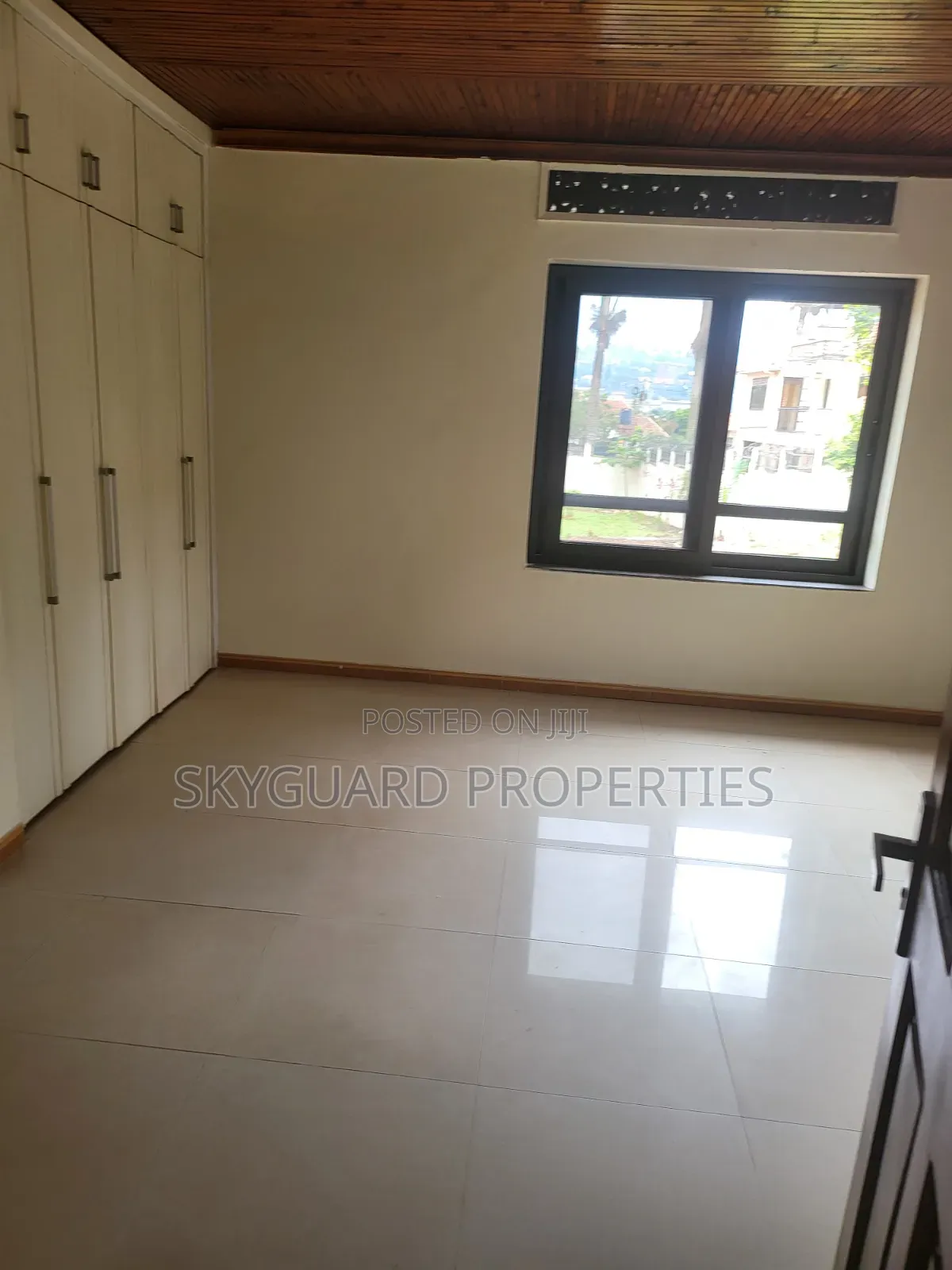 5bdrm Bungalow in Bugolobi, Central Division for rent