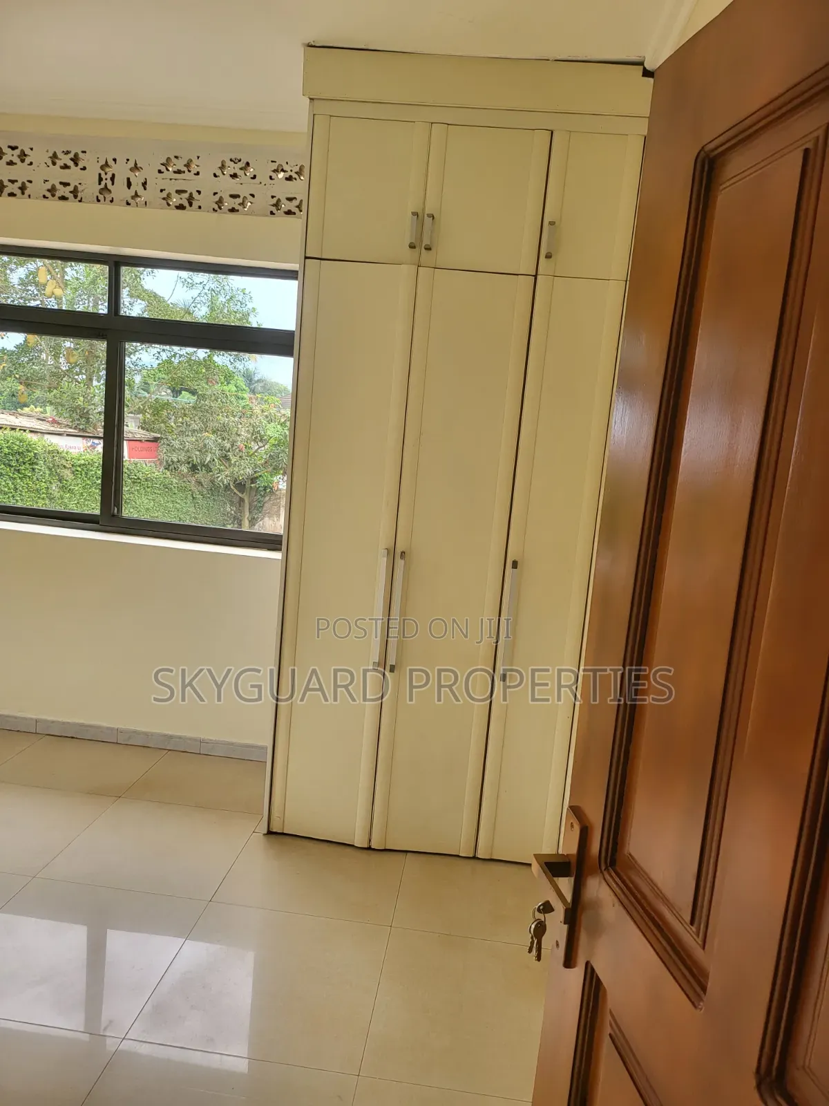 5bdrm Bungalow in Bugolobi, Central Division for rent