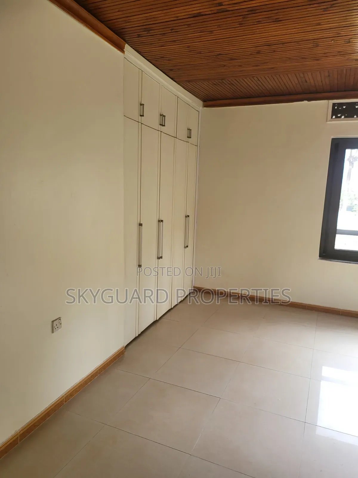 5bdrm Bungalow in Bugolobi, Central Division for rent