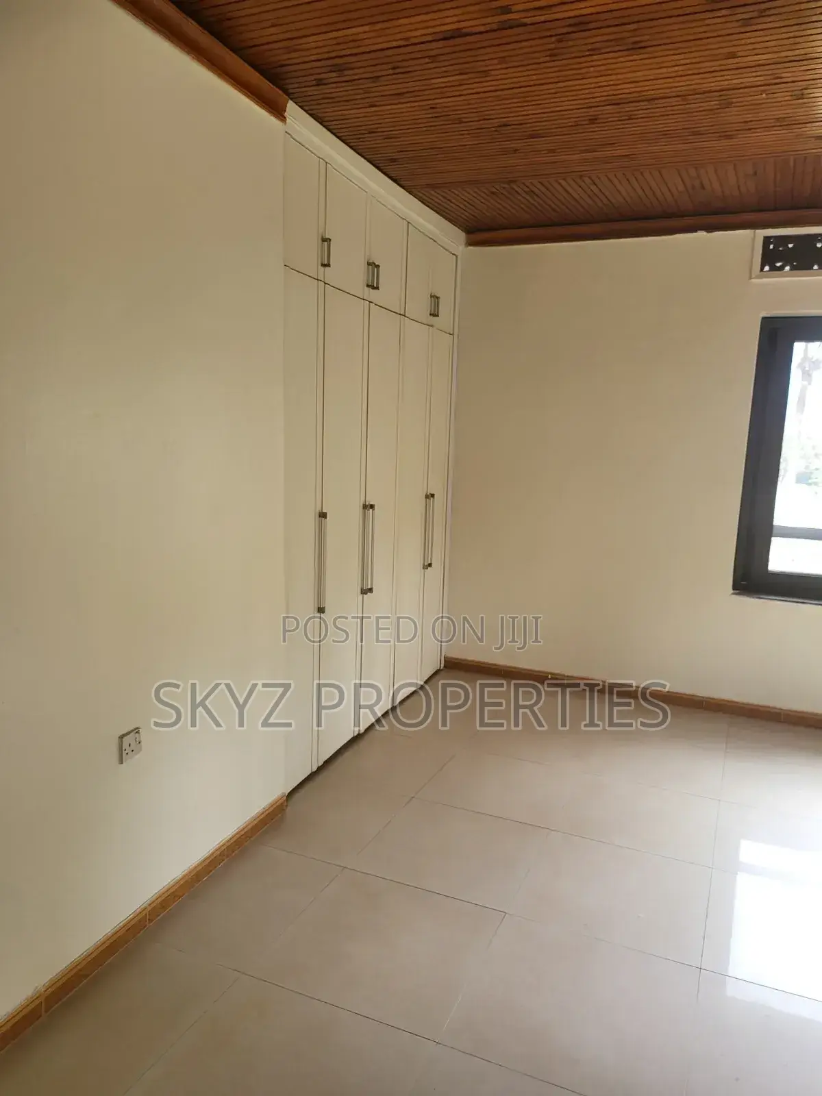 5bdrm Bungalow in Bugolobi, Central Division for rent