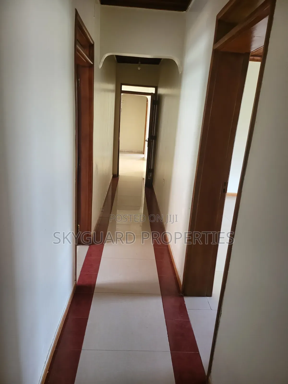 5bdrm Bungalow in Bugolobi, Central Division for rent