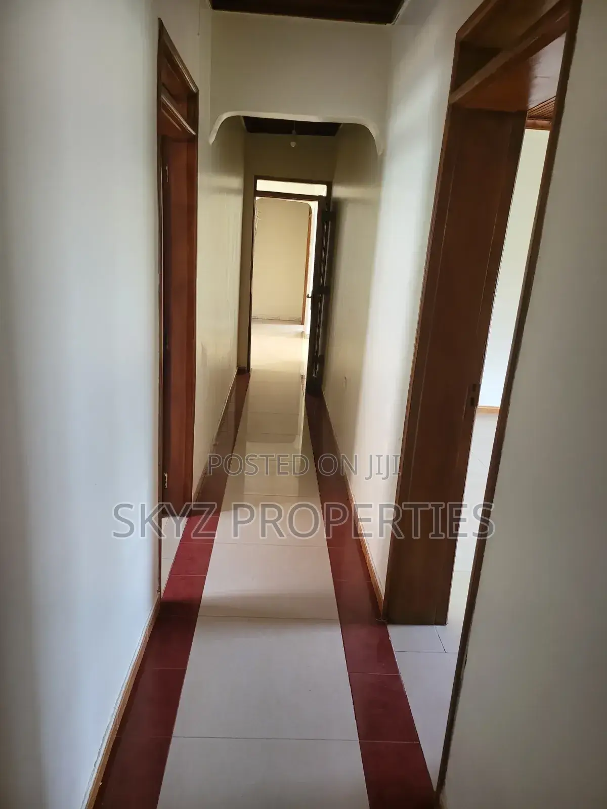 5bdrm Bungalow in Bugolobi, Central Division for rent