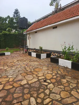 5bdrm Bungalow in Bugolobi, Central Division for rent