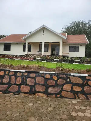 5bdrm Bungalow in Bugolobi, Central Division for rent