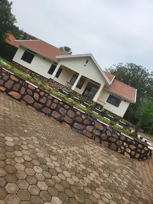 5bdrm Bungalow in Bugolobi, Central Division for rent