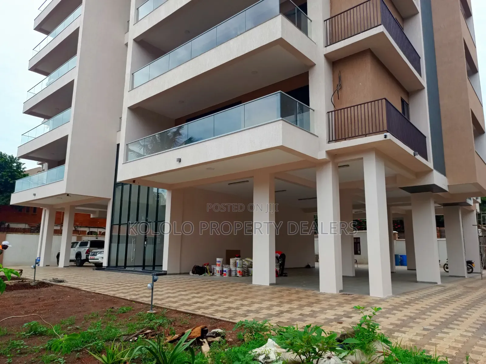 3bdrm Apartment in Condominium, Central Division for sale
