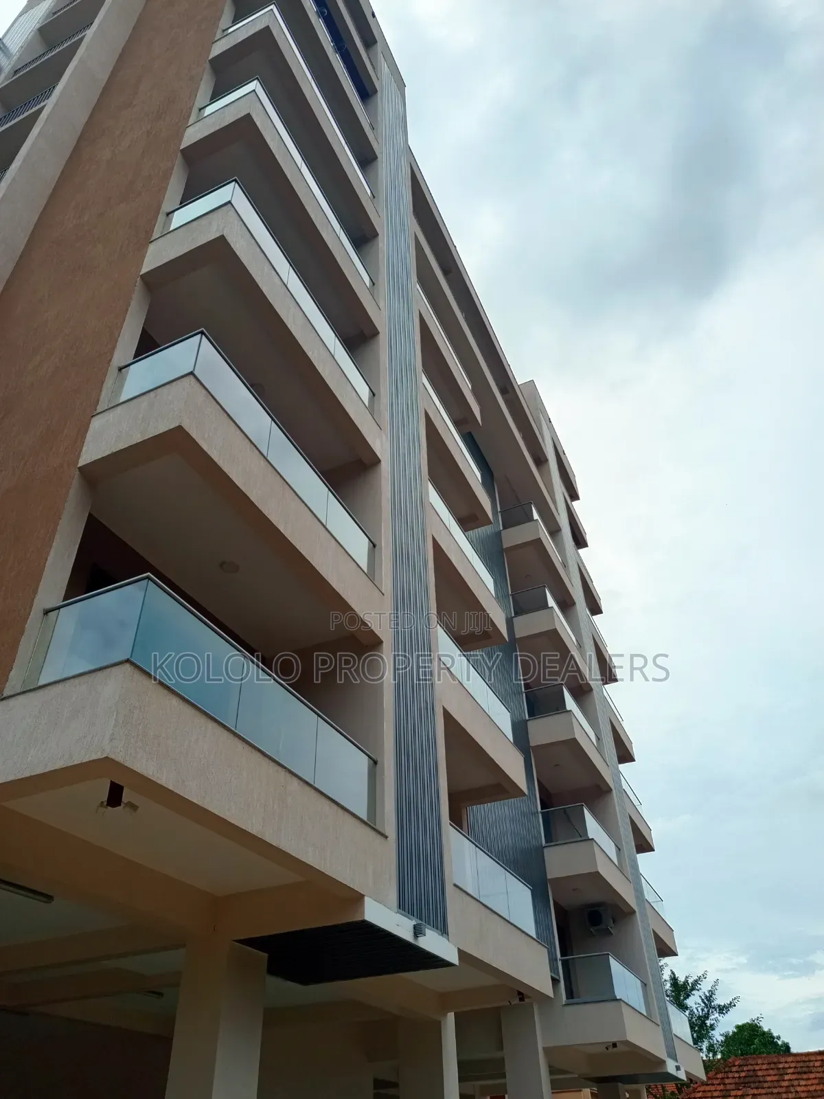 3bdrm Apartment in Condominium, Central Division for sale