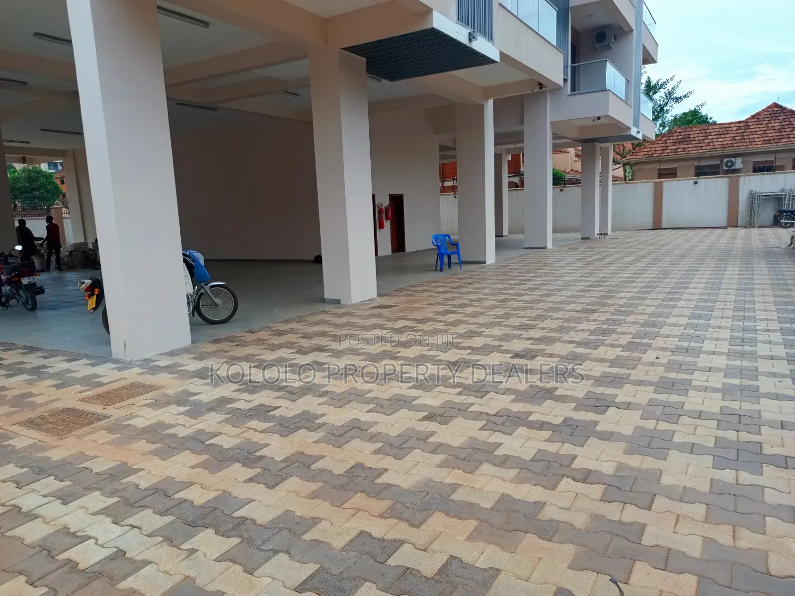 3bdrm Apartment in Condominium, Central Division for sale