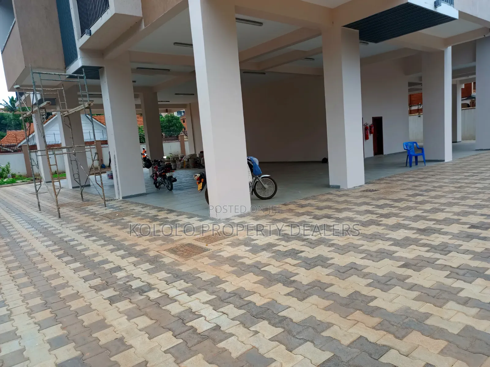 3bdrm Apartment in Condominium, Central Division for sale