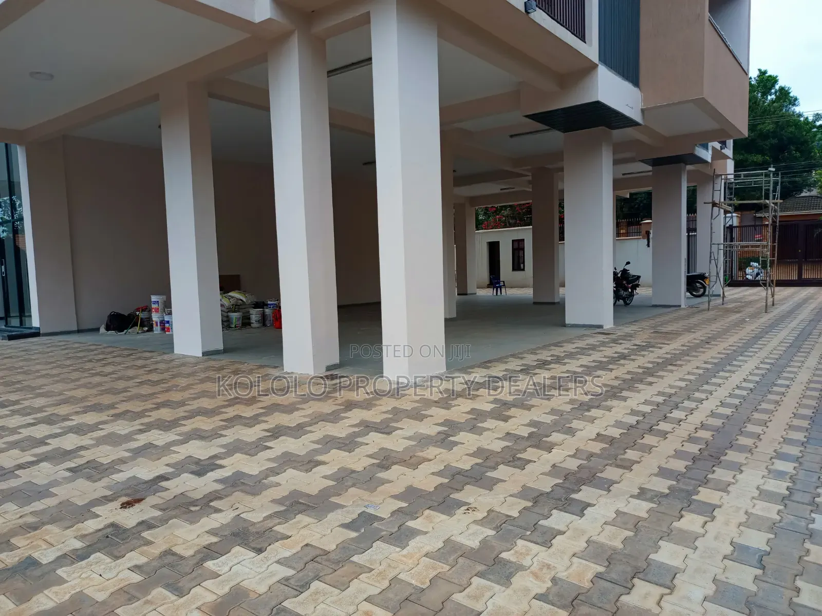 3bdrm Apartment in Condominium, Central Division for sale