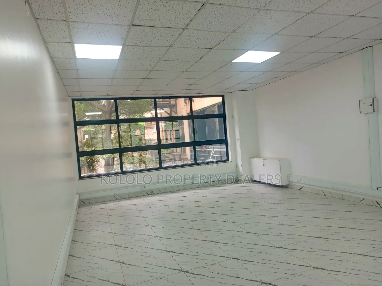 3bdrm Apartment in Condominium, Central Division for sale