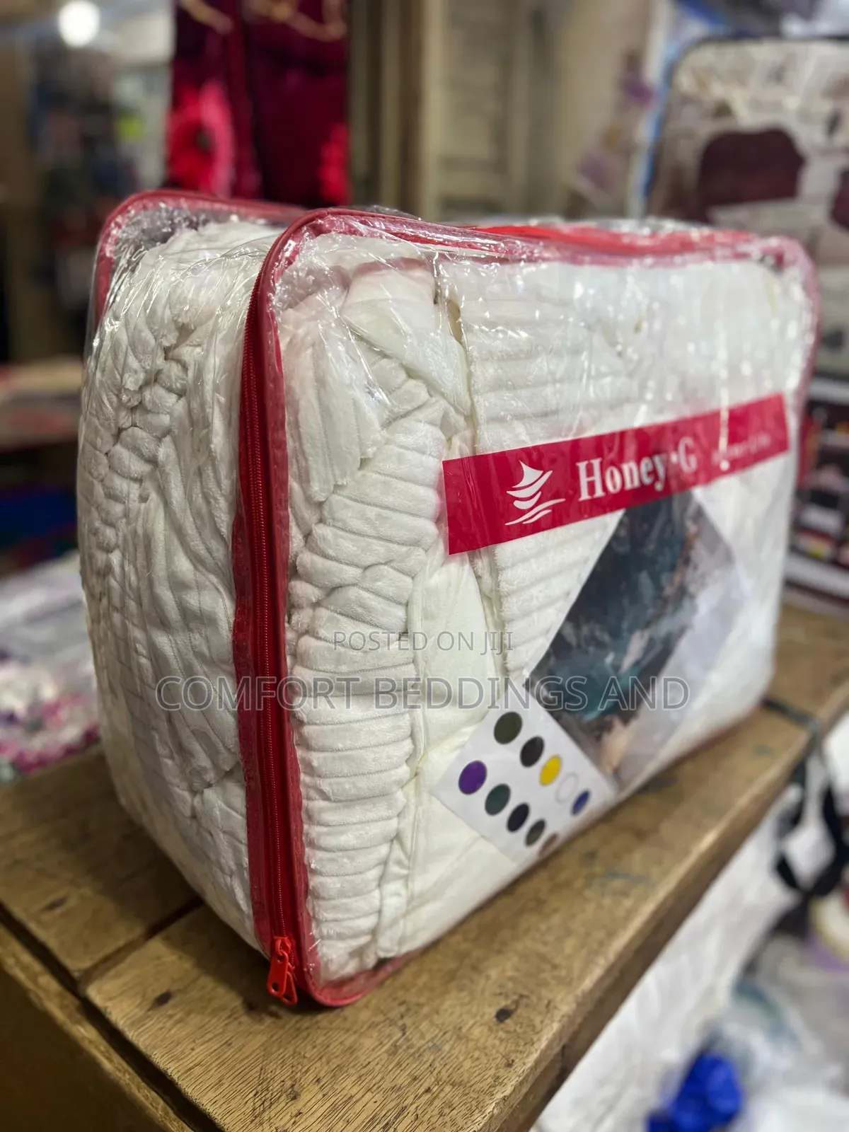 Four Pieces Coral Bedcover Cream