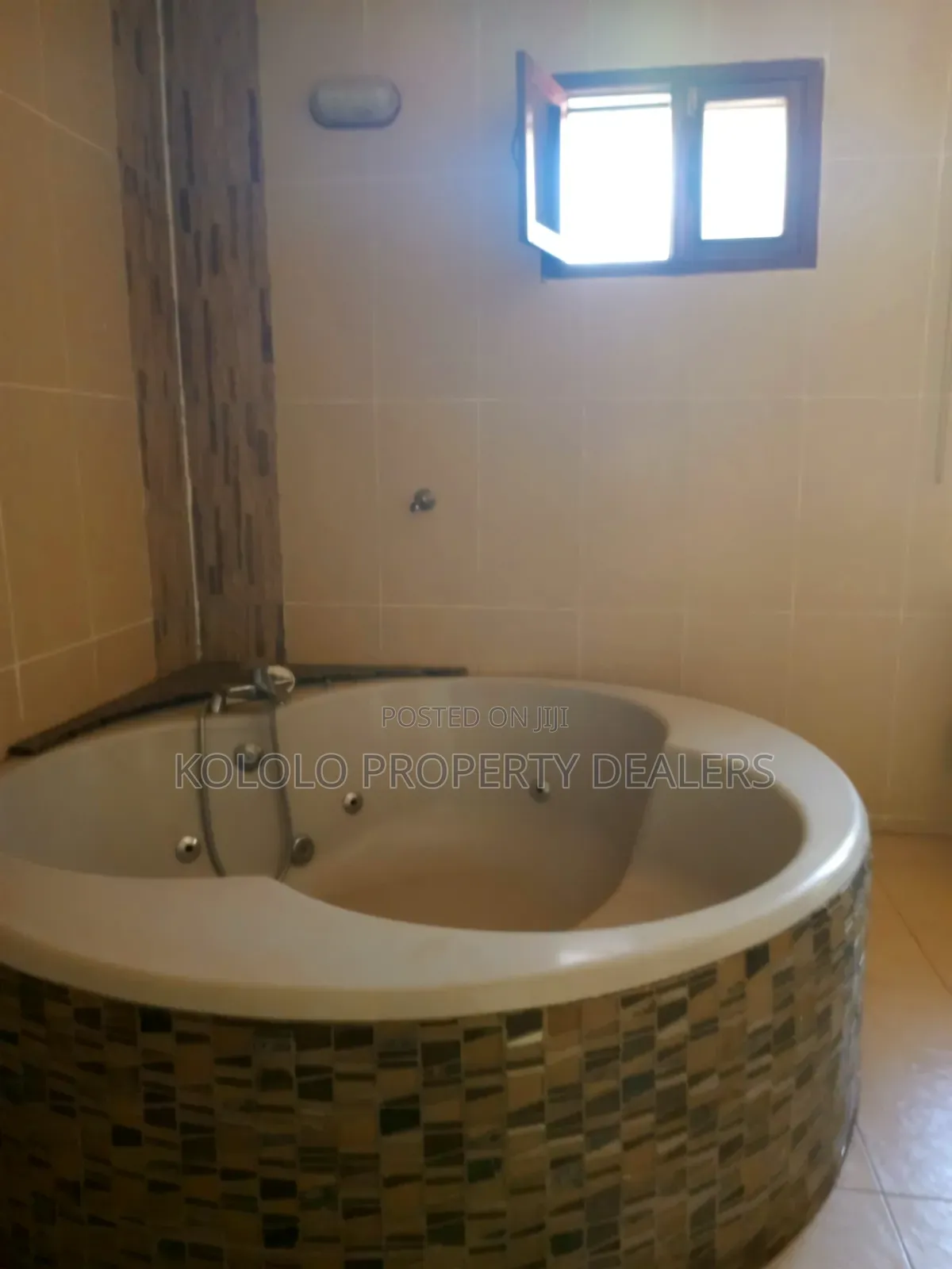 4bdrm Apartment in Kololo, Central Division for rent