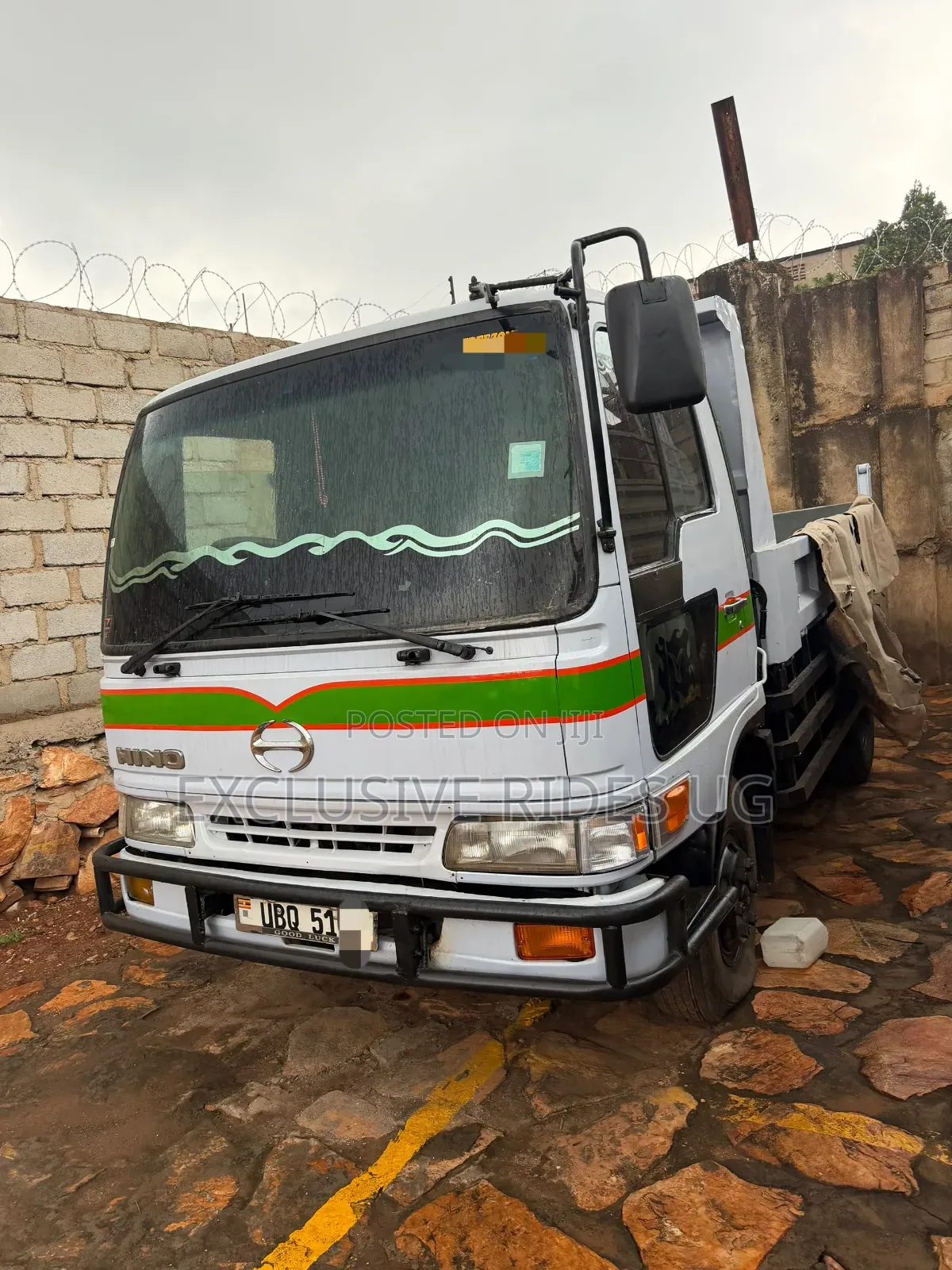 Hino Dumper