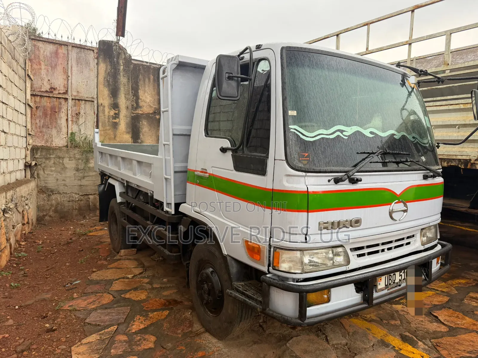 Hino Dumper