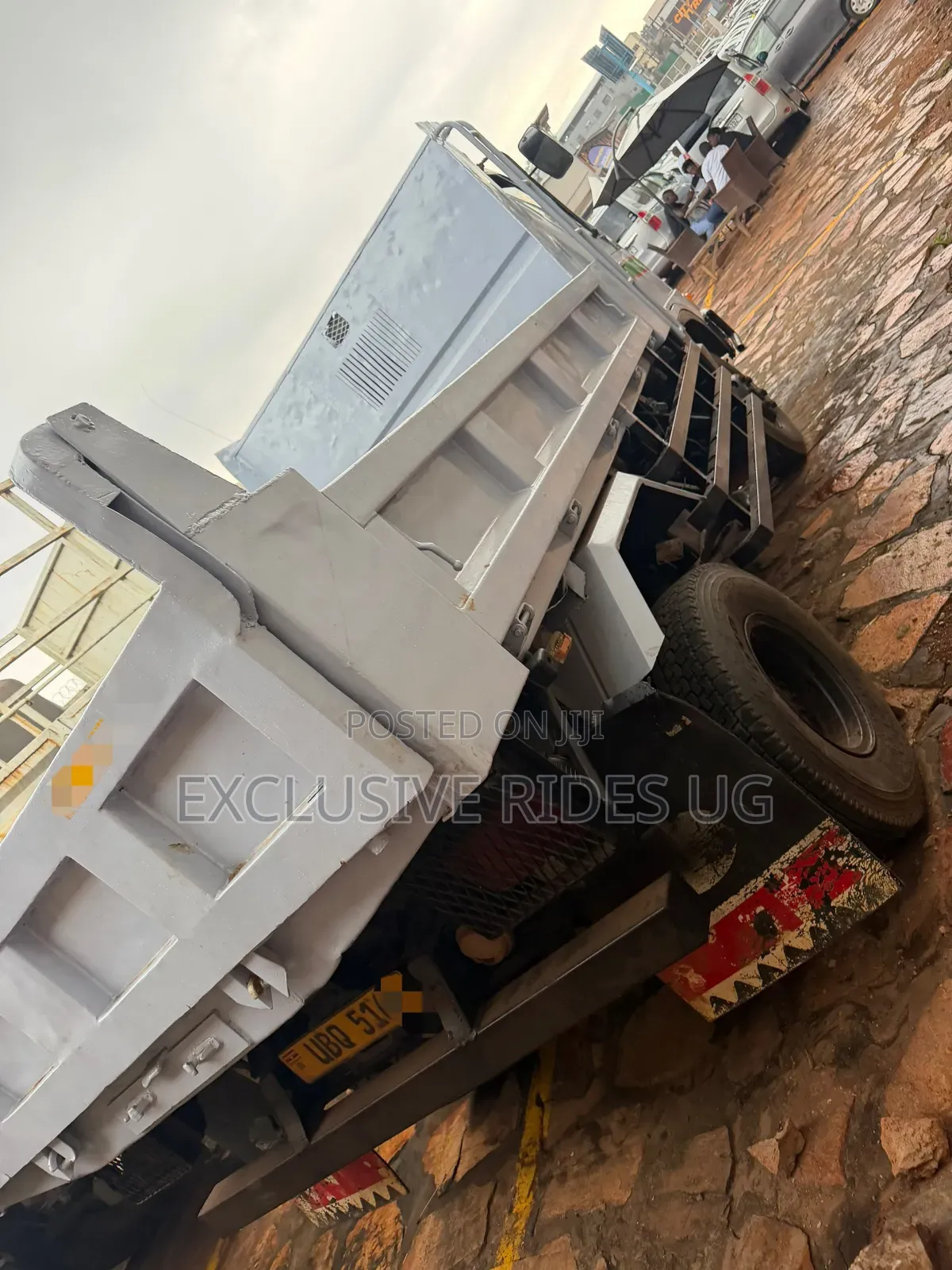Hino Dumper