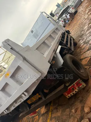 Hino Dumper