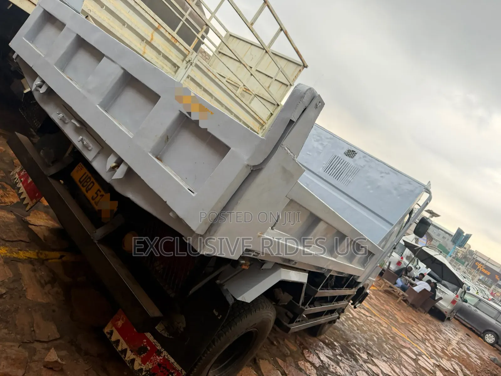 Hino Dumper