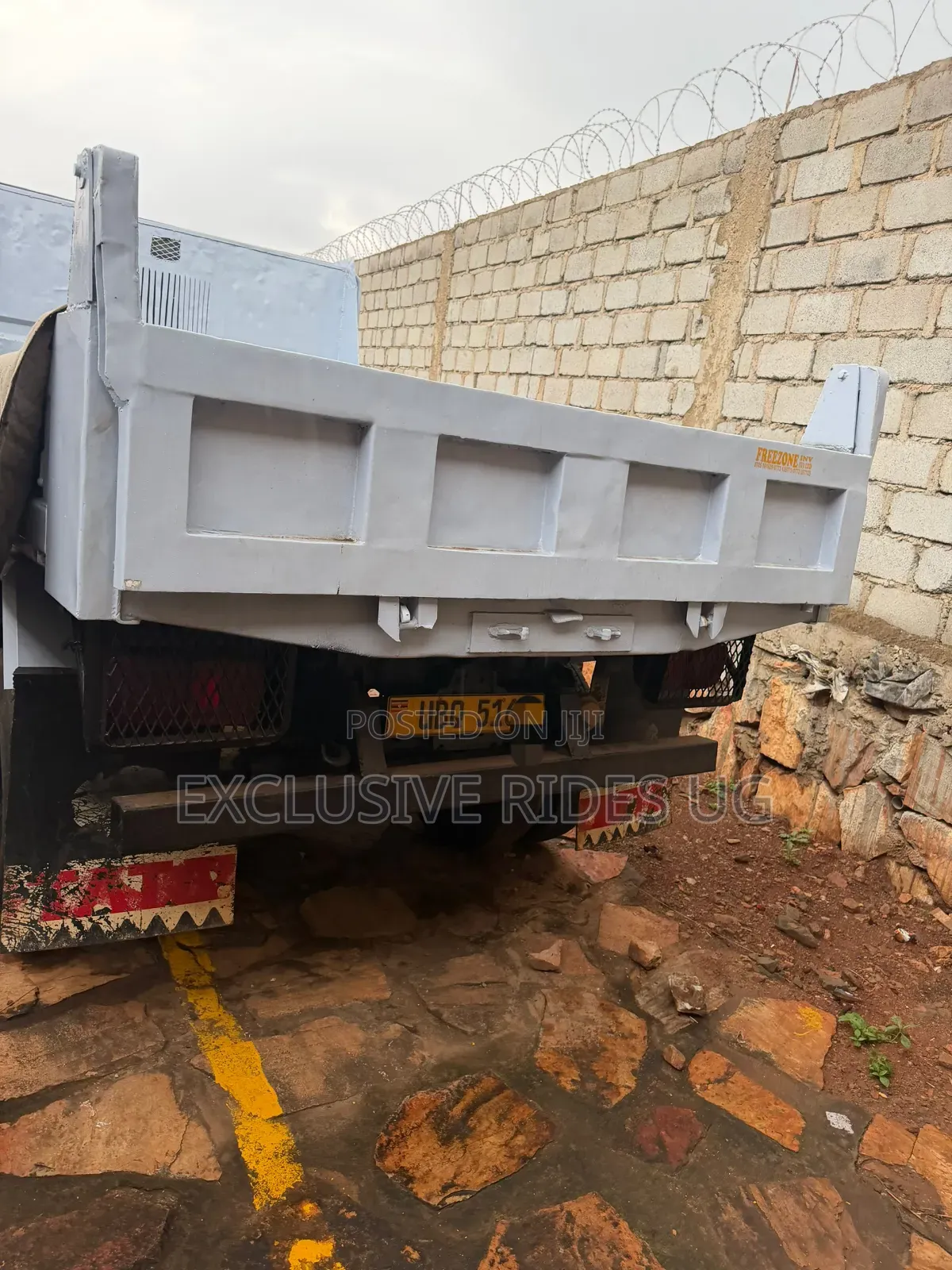 Hino Dumper