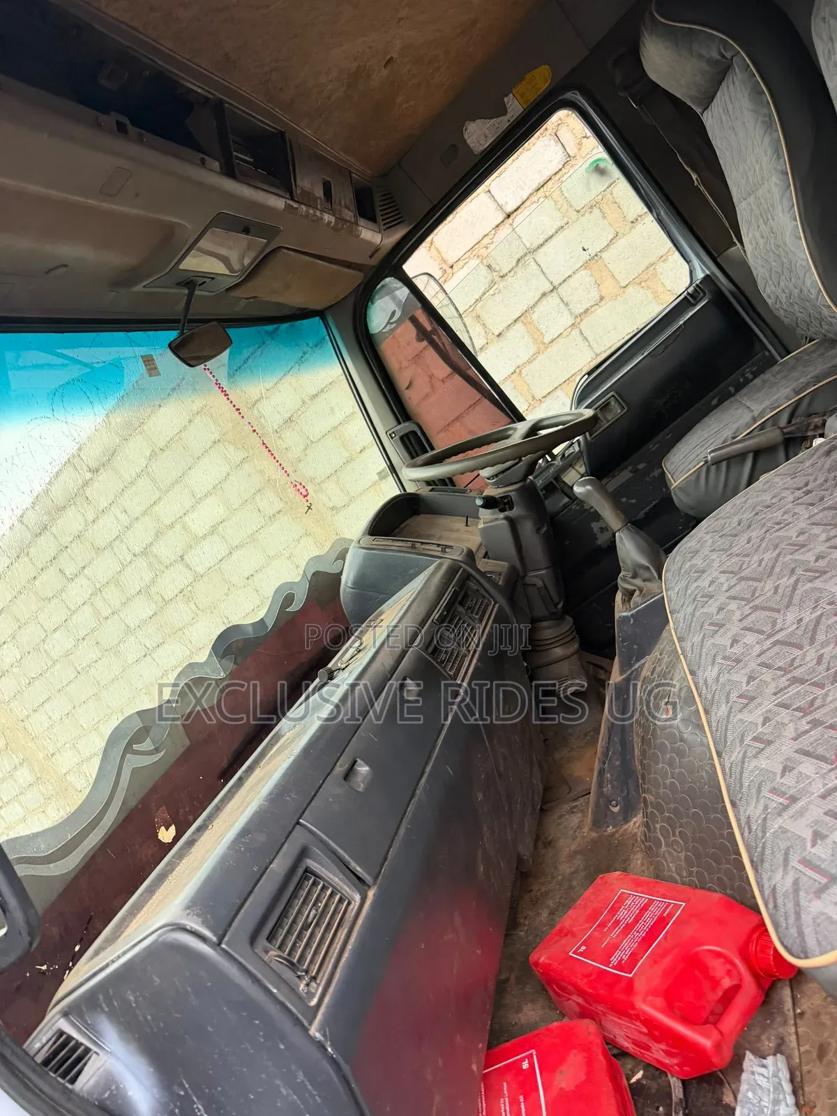 Hino Dumper
