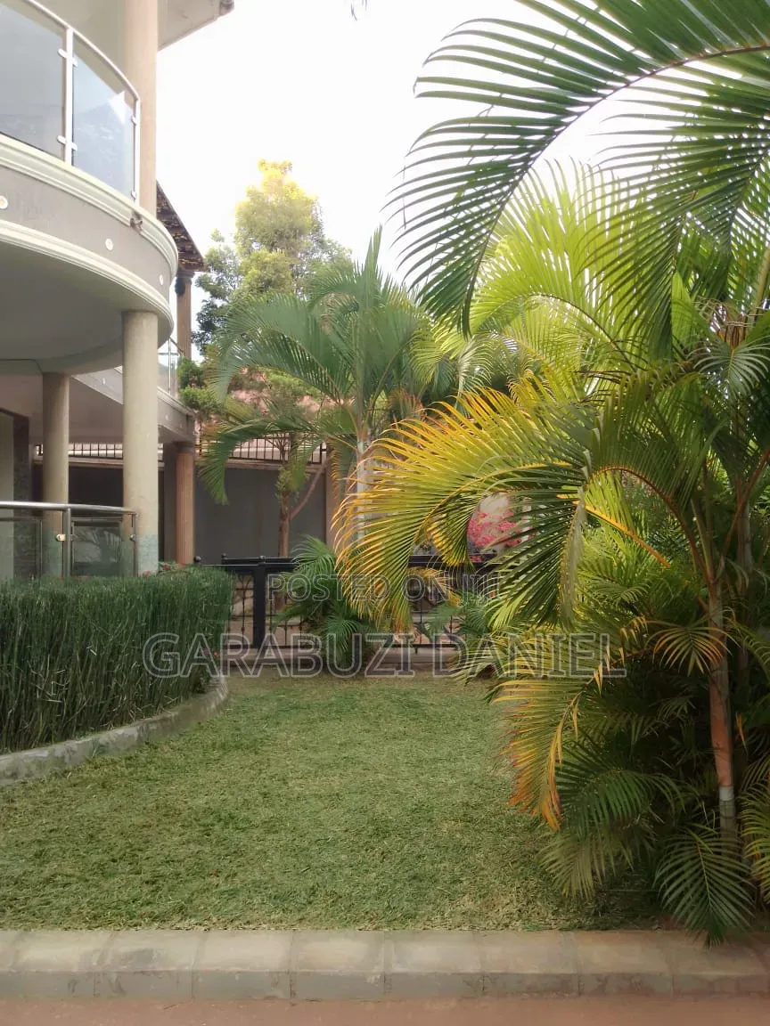Furnished 5bdrm House in Wakiso / Wakiso for rent