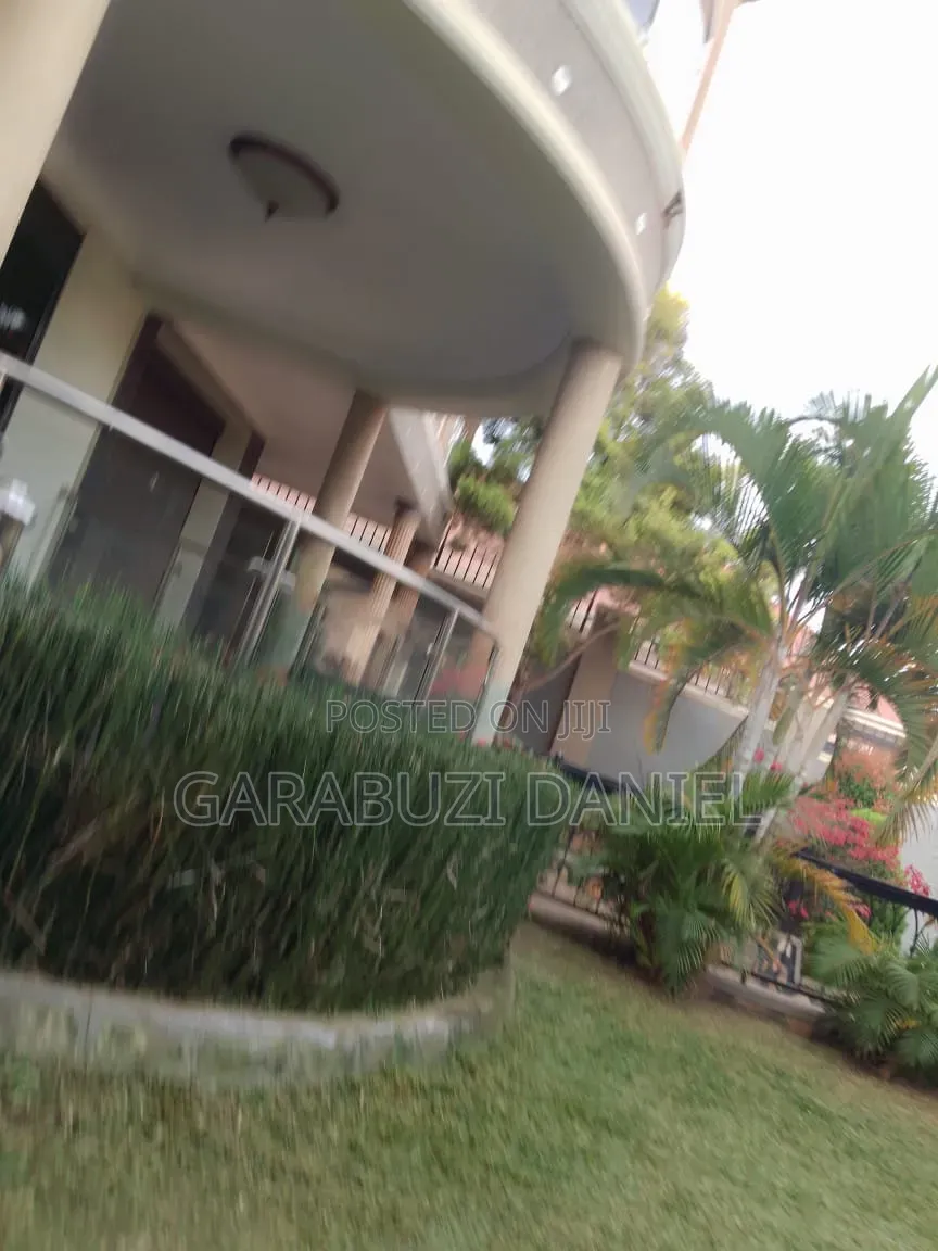 Furnished 5bdrm House in Wakiso / Wakiso for rent