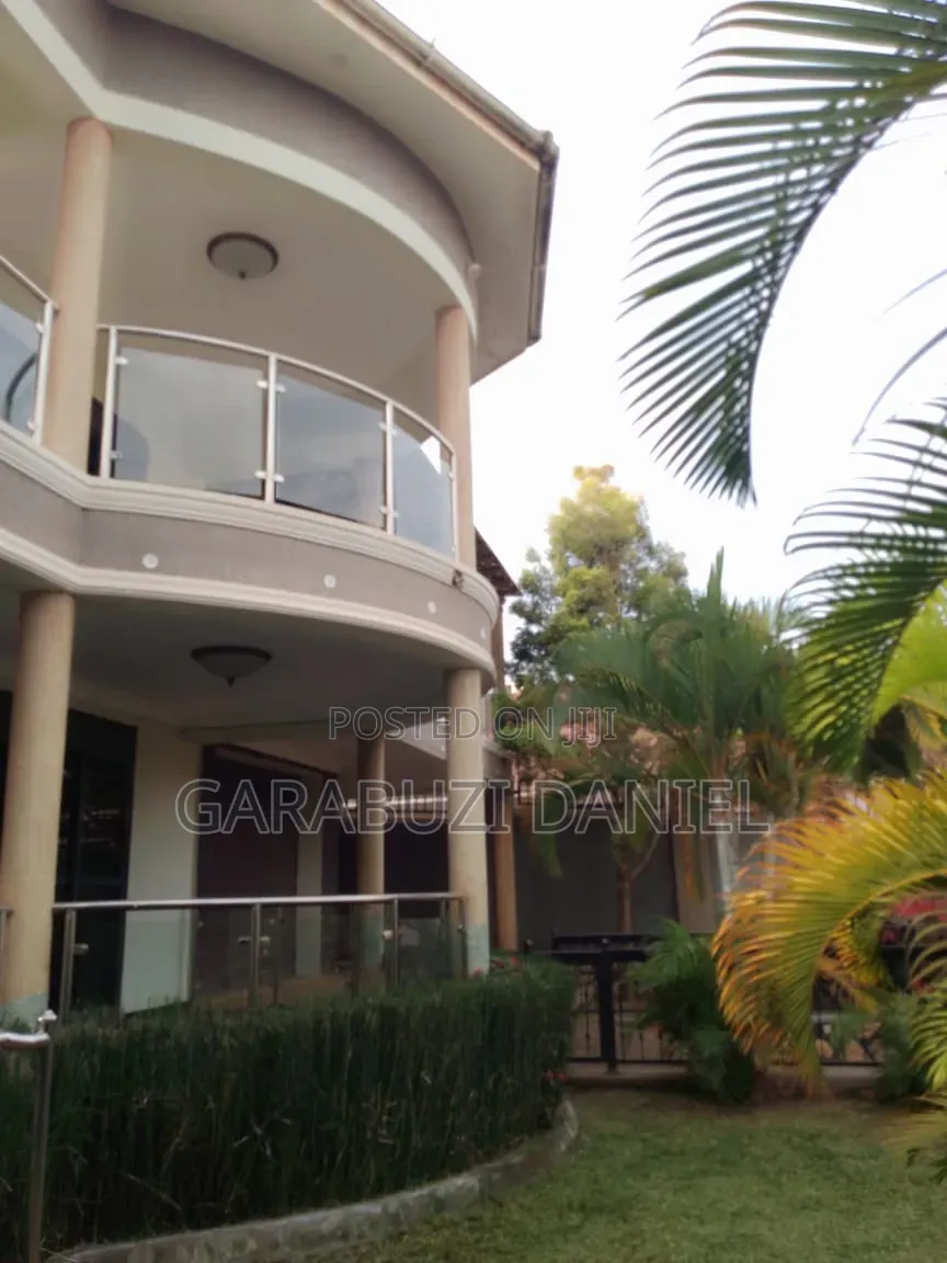 Furnished 5bdrm House in Wakiso / Wakiso for rent