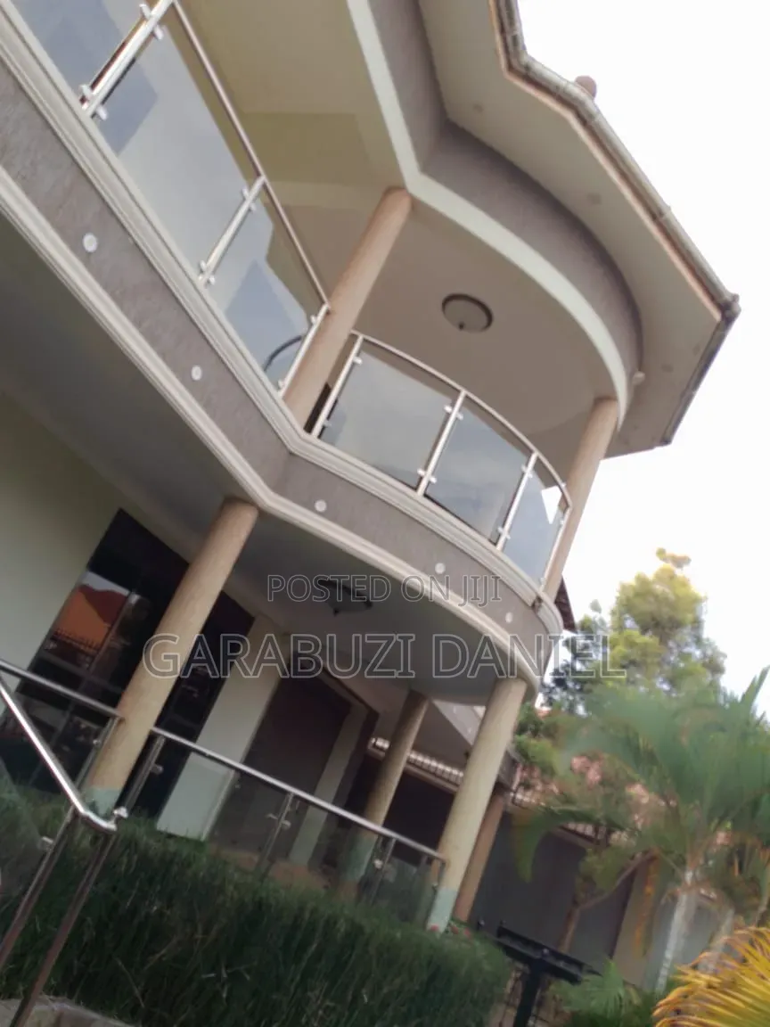 Furnished 5bdrm House in Wakiso / Wakiso for rent