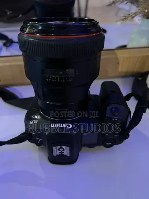 Professional Camera Canon R5