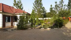 5bdrm Mansion in Seeta-Namuganga for sale