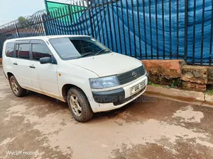 Toyota HiAce 2006 White