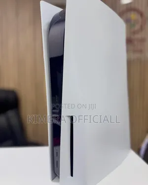 PS5 Standard Disc Edition: Treat Your Eyes to True HDR Colors!