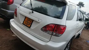 Toyota Harrier 2002 White